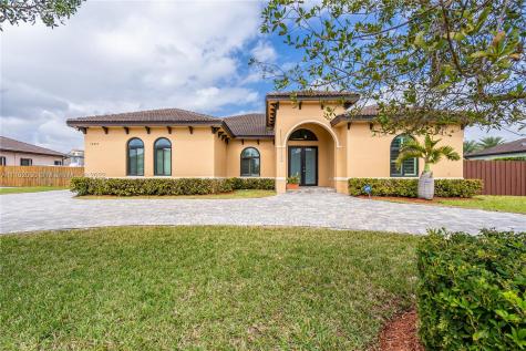 13067 SW 211th Terrace Miami FL 33177