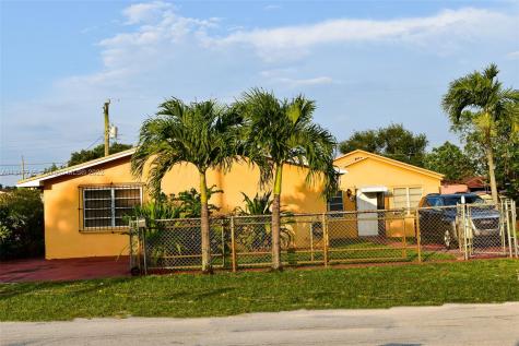 10405 NW 35th Court Miami FL 33147
