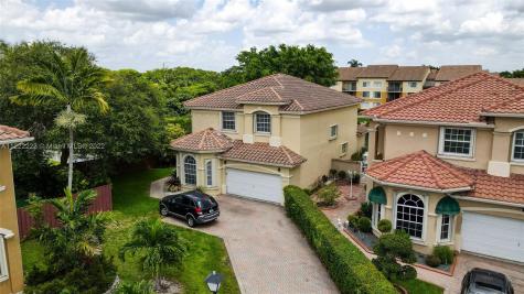 2180 NW 99th Terrace Pembroke Pines FL 33024