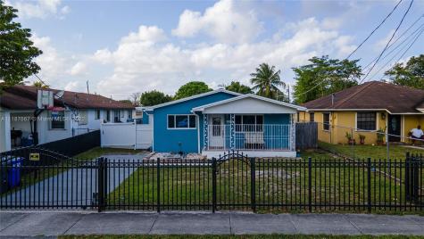 4931 SW 22nd Street West Park FL 33023