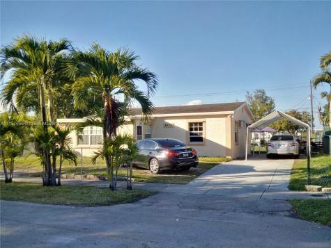 3921 SW 27th Street West Park FL 33023