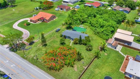 32305 SW 202nd Avenue Homestead FL 33030