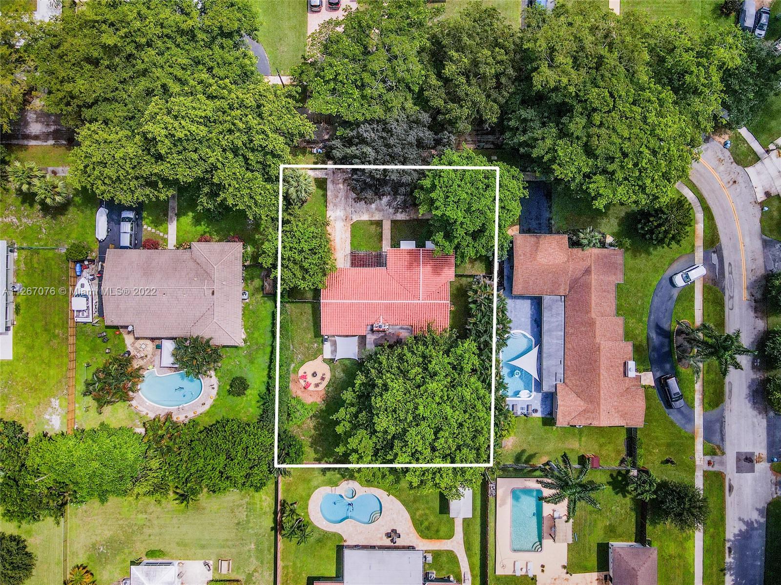 613 Garden Court Plantation FL 33317