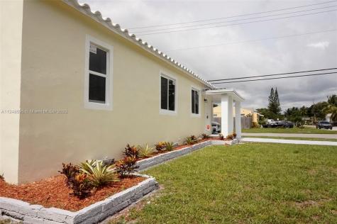 2134 Dewey Street Hollywood FL 33020