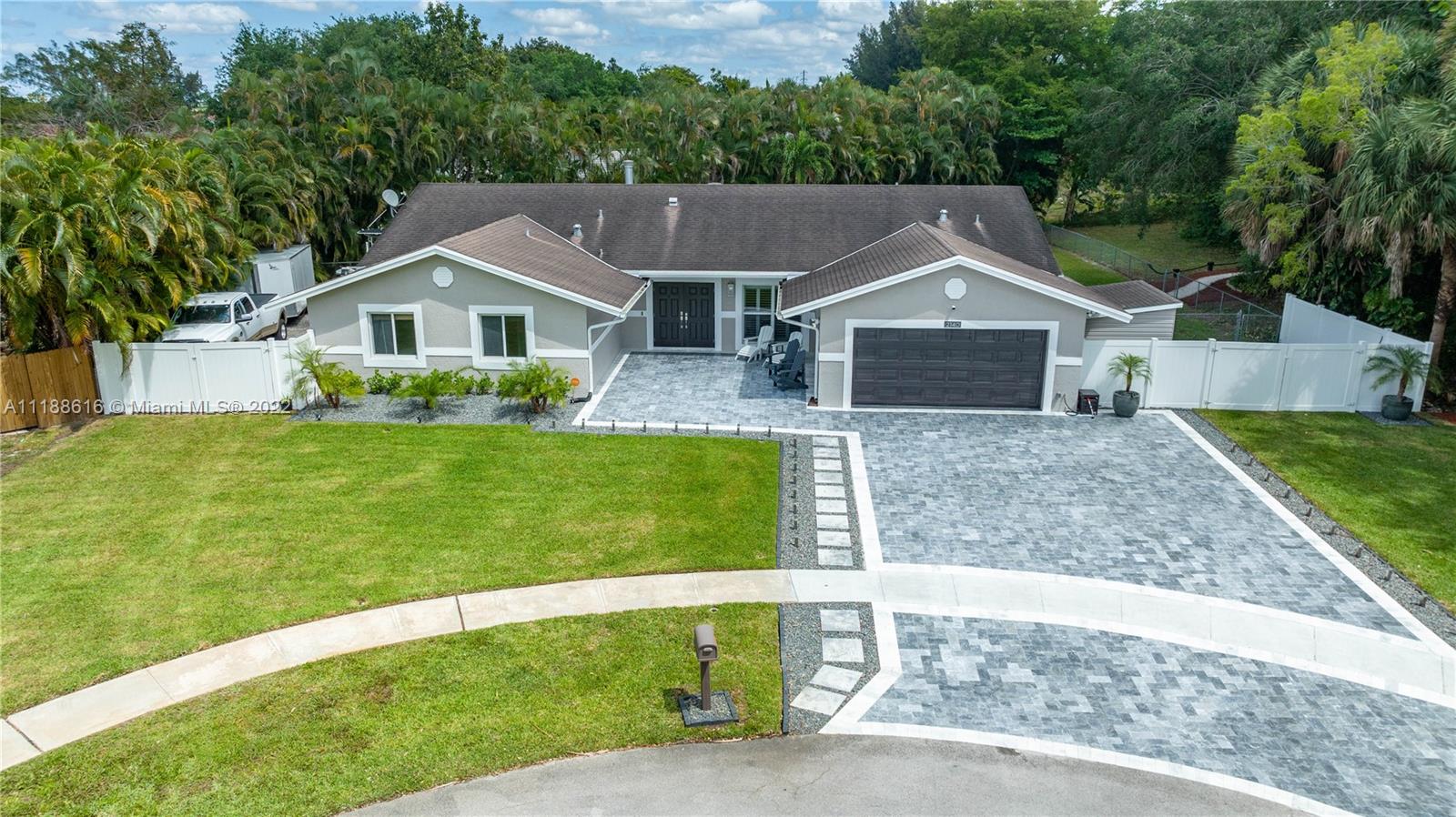 2140 SW 52nd Terrace Plantation FL 33317