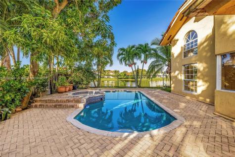 15734 SW 43rd Terrace Miami FL 33185