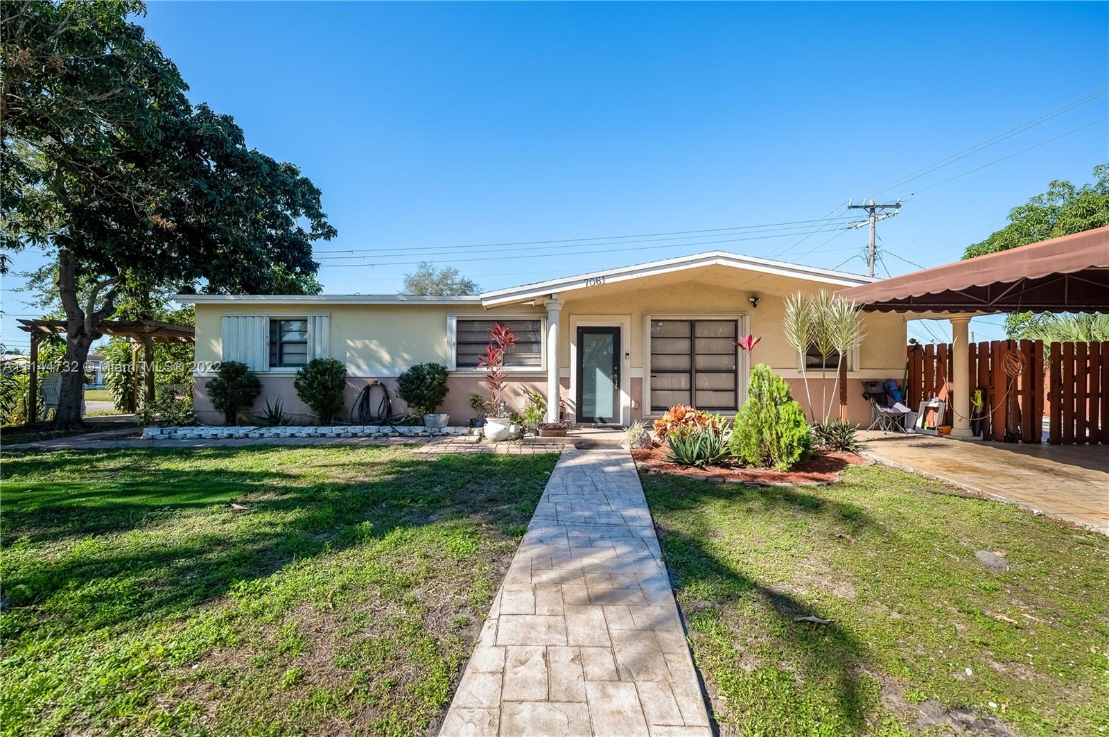 7061 Moseley Street Hollywood FL 33024