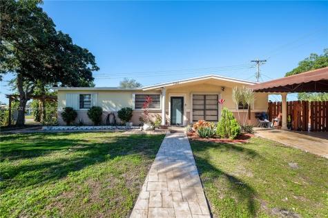 7061 Moseley Street Hollywood FL 33024