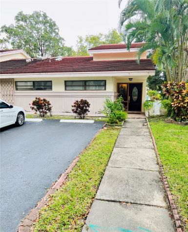 706 SW 88th Terrace Plantation FL 33324