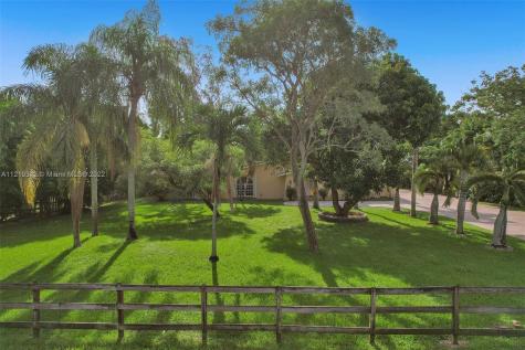 7580 NW 51st Terrace Coconut Creek FL 33073