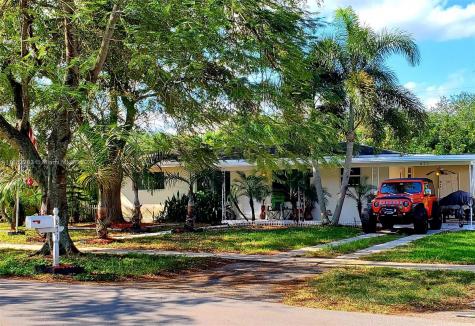 871 W Country Club Circle Plantation FL 33317