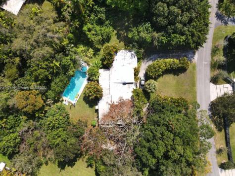 11301 SW 80th Road Pinecrest FL 33156