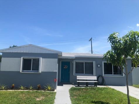 4240 SW 38th Street West Park FL 33023