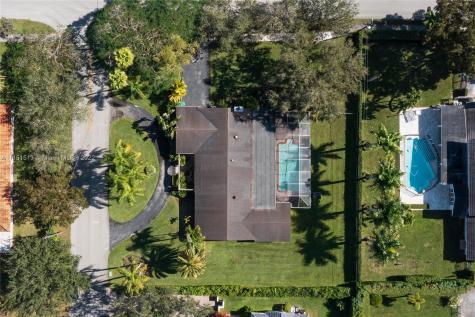 7400 SW 114th Street Pinecrest FL 33156