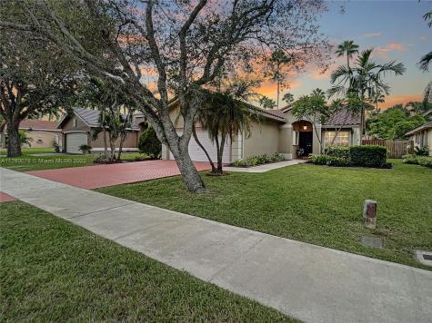 12540 SW 7th Place Davie FL 33325