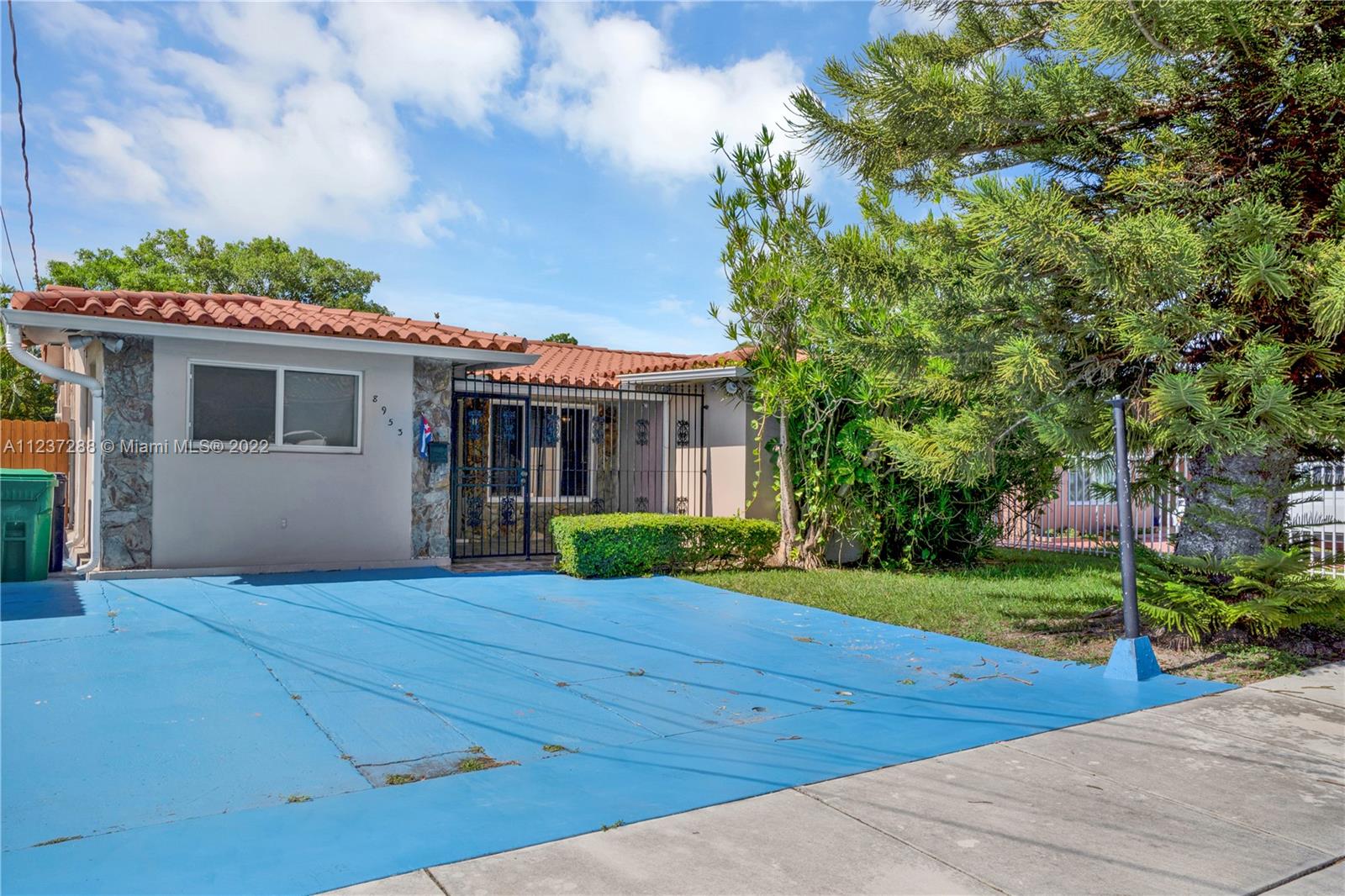 8953 SW 27th Street Miami FL 33165