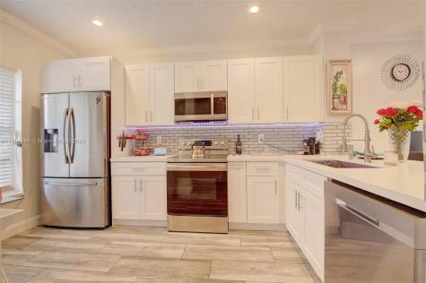 382 SW 122nd Avenue Pembroke Pines FL 33025