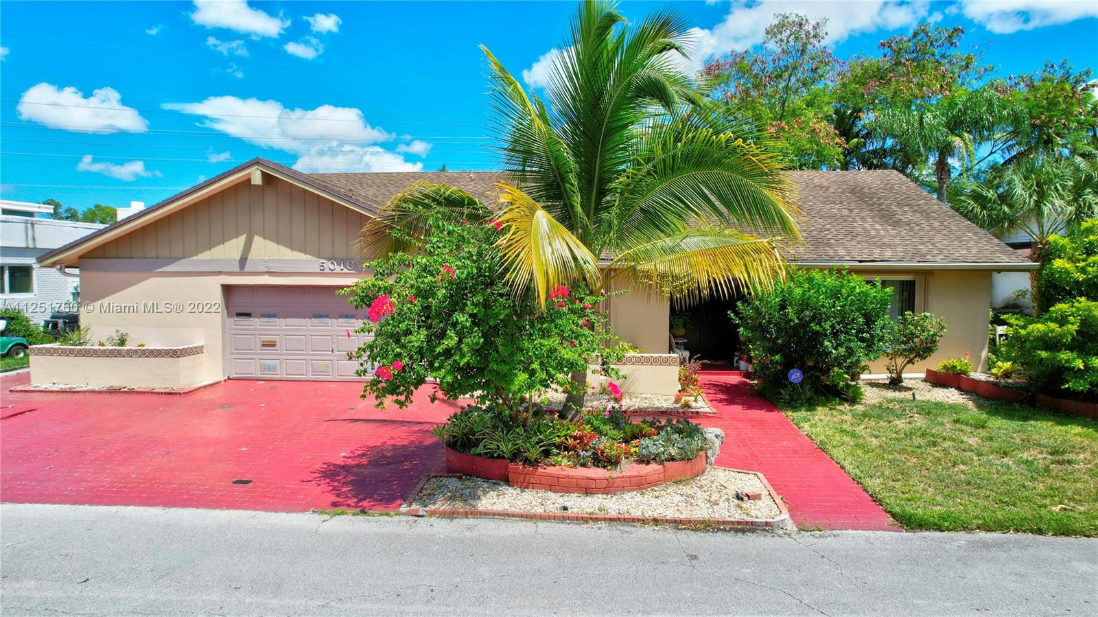 5010 N Travelers Palm Lane Tamarac FL 33319