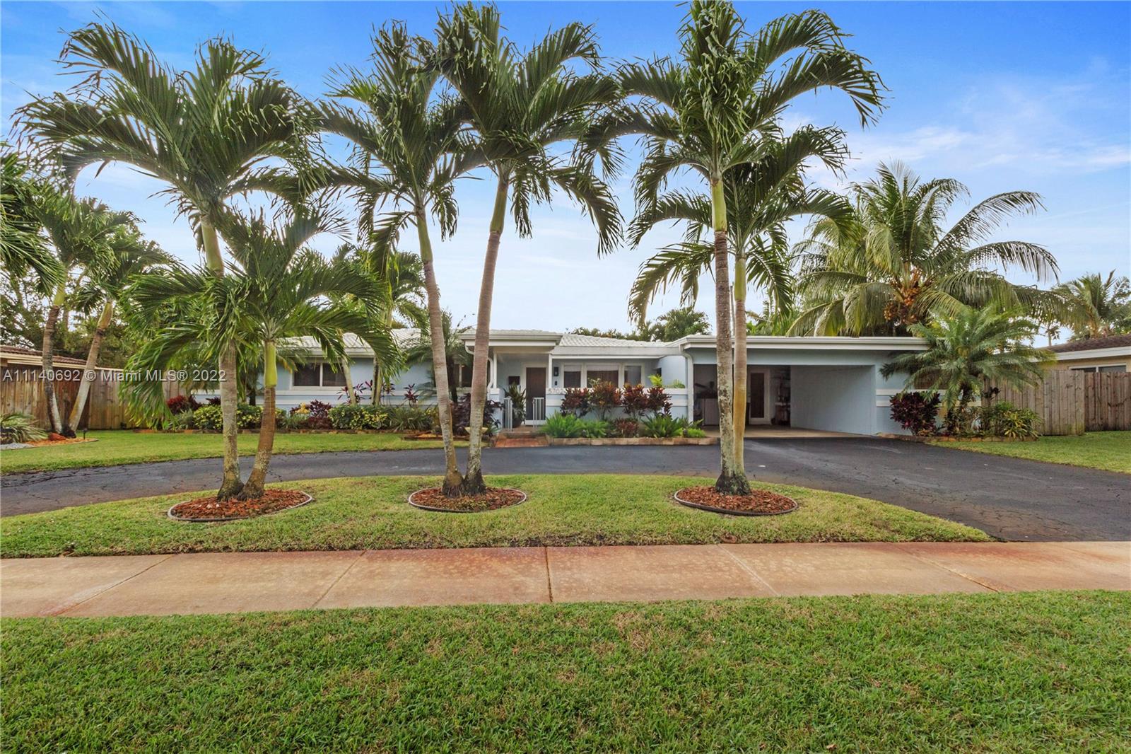 5702 SW 1st Court Plantation FL 33317