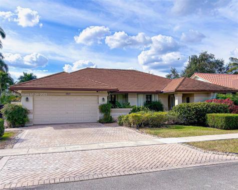 1511 W Oak Knoll Circle Davie FL 33324