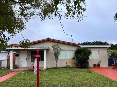 474 W 44th Place Hialeah FL 33012
