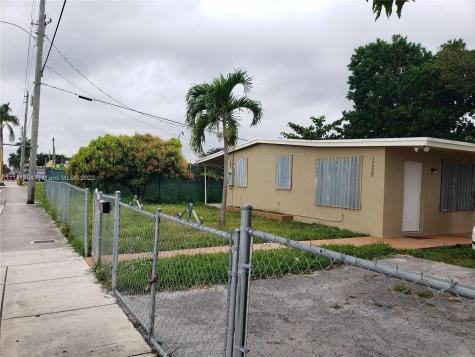 17520 Homestead Avenue Miami FL 33157