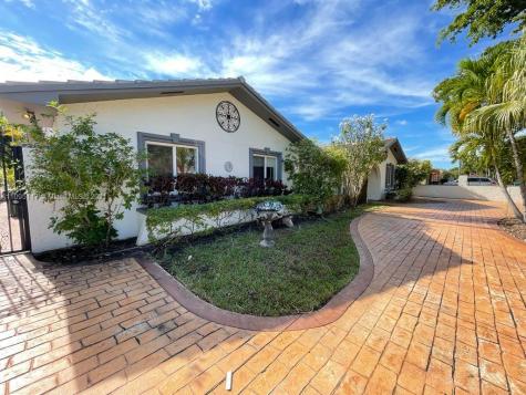 9010 SW 11th Street Miami FL 33174