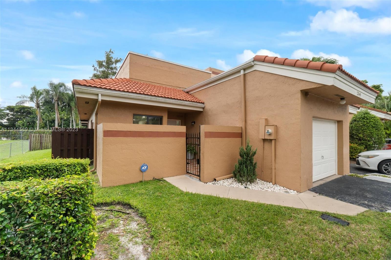 12048 S Las Palmas Drive Pembroke Pines FL 33025
