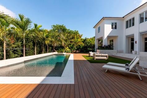 7220 Los Pinos Boulevard Coral Gables FL 33143