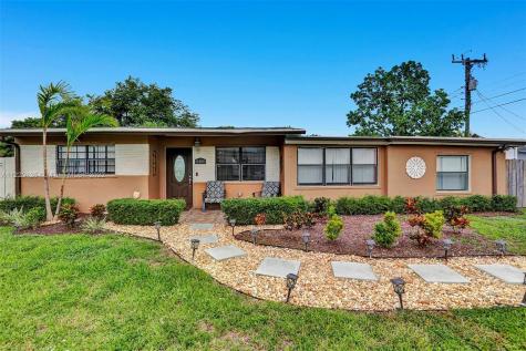 6101 Funston Street Hollywood FL 33023