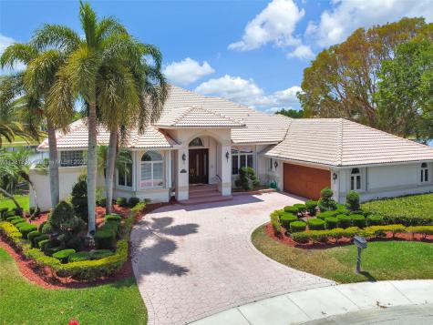 2719 Meadowood Court Weston FL 33332