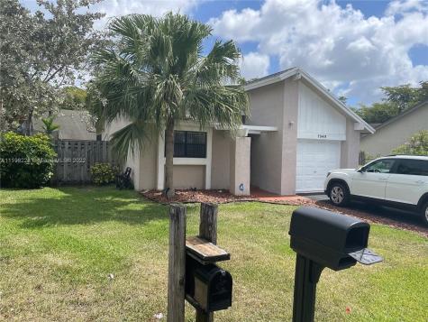 7349 NW 38th Place Coral Springs FL 33065