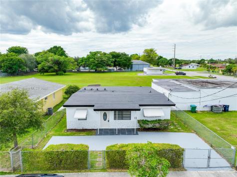 1478 NW 8th Avenue Florida City FL 33034