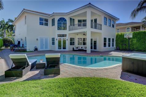 803 Beacon Court Hollywood FL 33019