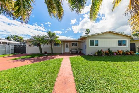 10040 SW 213th Street Cutler Bay FL 33189