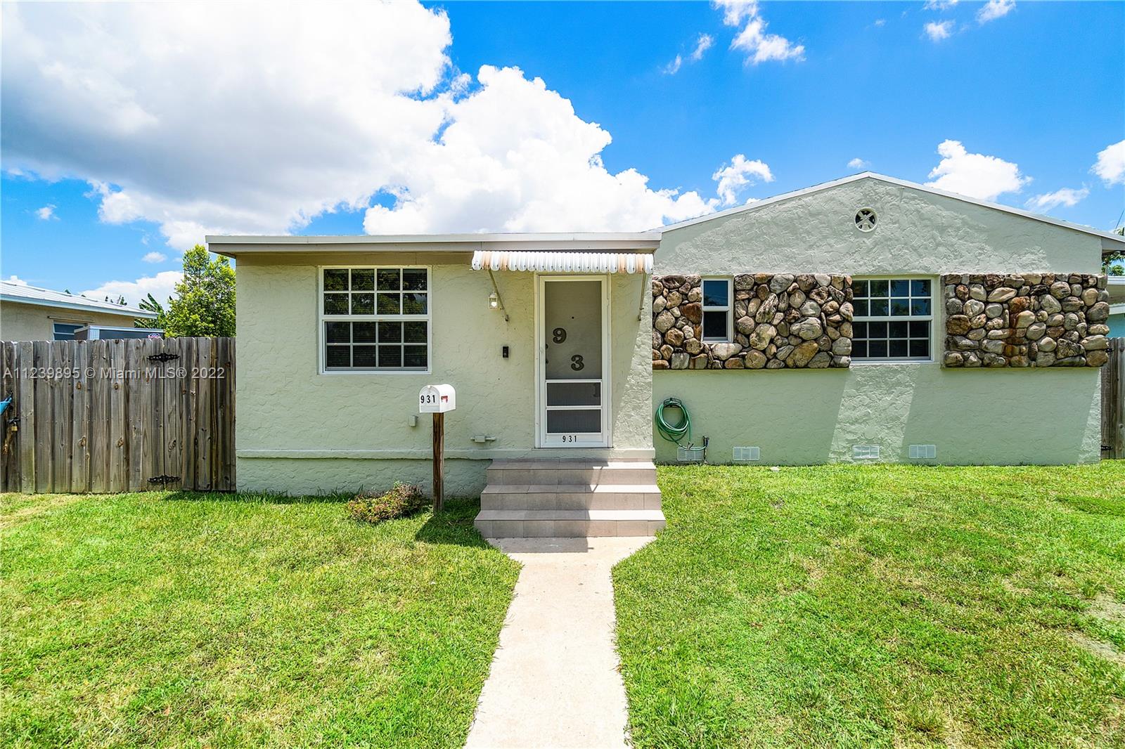 931 Falcon Avenue Miami Springs FL 33166