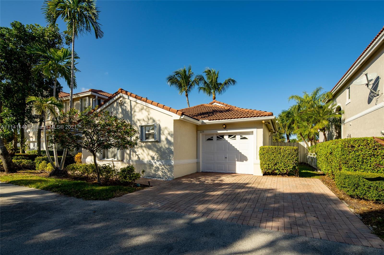 1135 Redwood Street Hollywood FL 33019