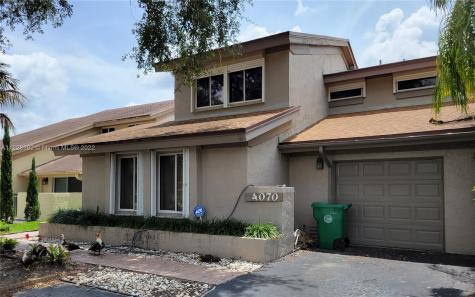 4070 SW 83rd Way Davie FL 33328