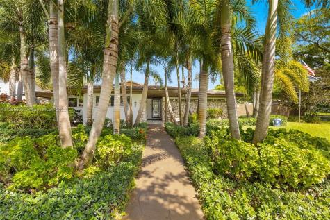 303 N Highland Drive Hollywood FL 33021
