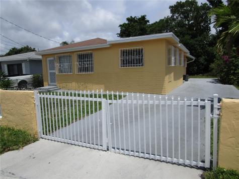 4213 SW 20th Street West Park FL 33023