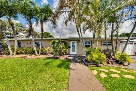 4821 NW 195th Terrace Miami Gardens FL 33055