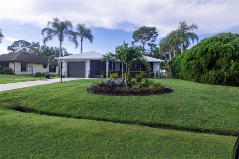 838 SE Cavern Avenue Port St. Lucie FL 34983